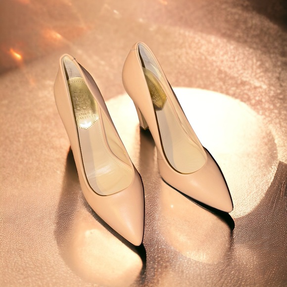 Vince Camuto Shoes - VINCE CAMUTO Tan Leather Heels Pumps size 9